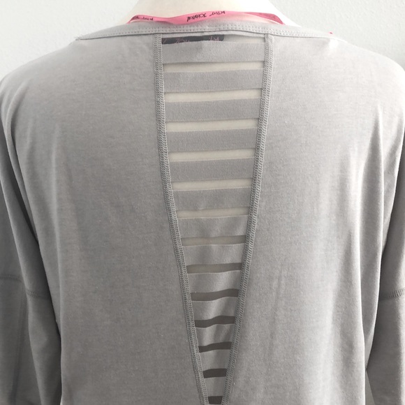 Betsy Johnson light gray long sleeve comfy shirt with lots of detail. Sz XS.EUC - Picture 7 of 10